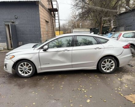 Серый Форд Фьюжн, объемом двигателя 0 л и пробегом 251 тыс. км за 9200 $, фото 6 на Automoto.ua