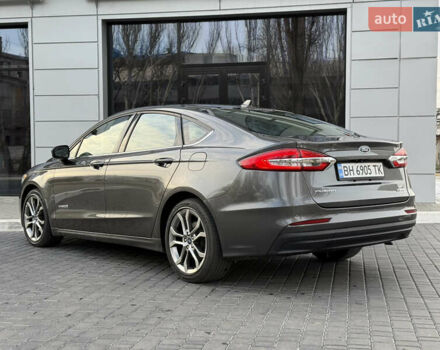 Сірий Форд Фьюжен, об'ємом двигуна 2 л та пробігом 65 тис. км за 14900 $, фото 6 на Automoto.ua