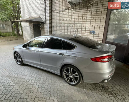 Сірий Форд Фьюжен, об'ємом двигуна 2 л та пробігом 232 тис. км за 15500 $, фото 4 на Automoto.ua