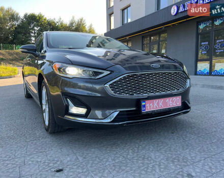 Форд Фьюжен 2019 у Львові на Automoto.ua Сірий Форд Фьюжен, об'ємом двигуна 2 л та пробігом 200 тис. км за 18900 $, фото 2 на Automoto.ua