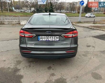 Сірий Форд Фьюжен, об'ємом двигуна 2 л та пробігом 68 тис. км за 18200 $, фото 2 на Automoto.ua