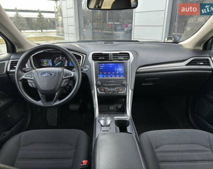 Сірий Форд Фьюжен, об'ємом двигуна 2 л та пробігом 65 тис. км за 14900 $, фото 10 на Automoto.ua