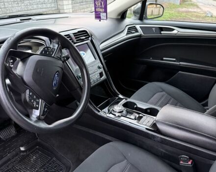 Серый Форд Фьюжн, объемом двигателя 0 л и пробегом 220 тыс. км за 11000 $, фото 5 на Automoto.ua