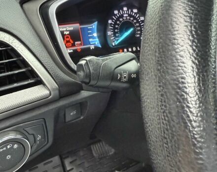 Серый Форд Фьюжн, объемом двигателя 0 л и пробегом 220 тыс. км за 11000 $, фото 4 на Automoto.ua