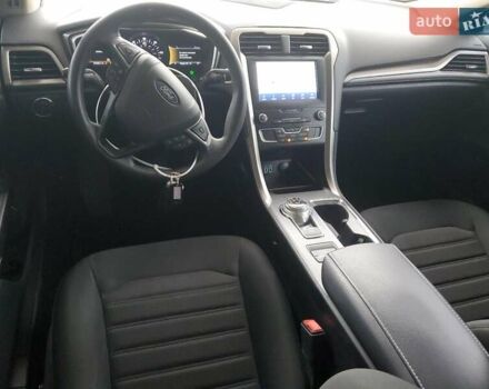 Серый Форд Фьюжн, объемом двигателя 2 л и пробегом 156 тыс. км за 2000 $, фото 7 на Automoto.ua