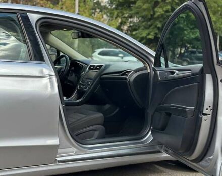 Сірий Форд Фьюжен, об'ємом двигуна 2 л та пробігом 93 тис. км за 12600 $, фото 26 на Automoto.ua