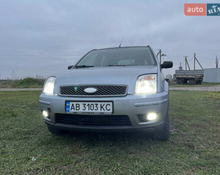 Серый Форд Фьюжн, объемом двигателя 1.6 л и пробегом 270 тыс. км за 4100 $, фото 1 на Automoto.ua