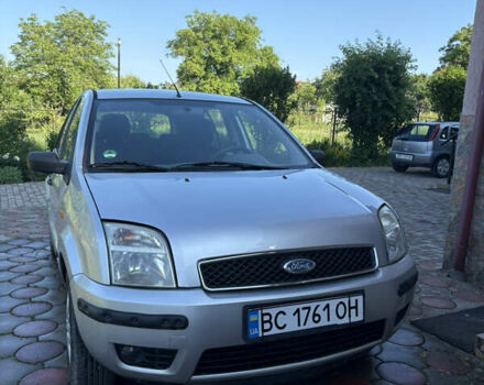 Сірий Форд Фьюжен, об'ємом двигуна 1.6 л та пробігом 261 тис. км за 3800 $, фото 1 на Automoto.ua