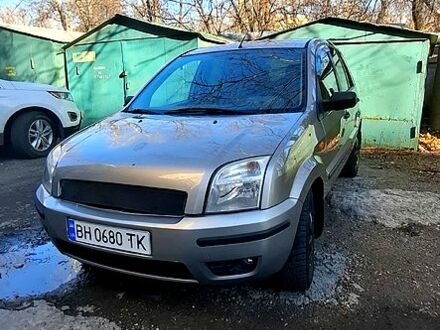 Форд Фьюжн 2004 в Одессе на Automoto.ua Серый Форд Фьюжн, объемом двигателя 1.6 л и пробегом 200 тыс. км за 3700 $, фото 1 на Automoto.ua