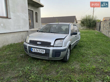 Форд Фьюжен 2004 у Летичеве на Automoto.ua Сірий Форд Фьюжен, об'ємом двигуна 1.39 л та пробігом 233 тис. км за 1200 $, фото 1 на Automoto.ua