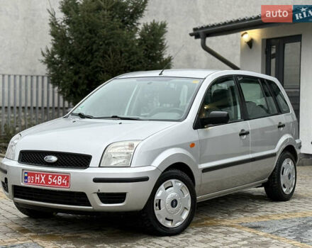 Серый Форд Фьюжн, объемом двигателя 1.6 л и пробегом 120 тыс. км за 5450 $, фото 1 на Automoto.ua