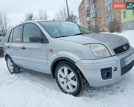 Серый Форд Фьюжн, объемом двигателя 1.6 л и пробегом 288 тыс. км за 3000 $, фото 1 на Automoto.ua