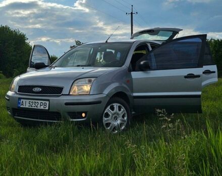 Сірий Форд Фьюжен, об'ємом двигуна 1.6 л та пробігом 230 тис. км за 4750 $, фото 1 на Automoto.ua