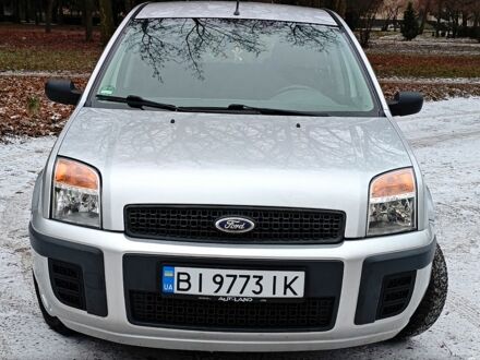 Серый Форд Фьюжн, объемом двигателя 1.2 л и пробегом 200 тыс. км за 3700 $, фото 1 на Automoto.ua