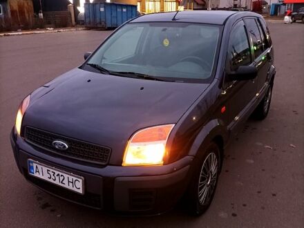 Форд Фьюжен 2006 у Буче на Automoto.ua Сірий Форд Фьюжен, об'ємом двигуна 14 л та пробігом 210 тис. км за 4500 $, фото 1 на Automoto.ua