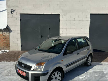 Серый Форд Фьюжн, объемом двигателя 1.4 л и пробегом 200 тыс. км за 5250 $, фото 1 на Automoto.ua