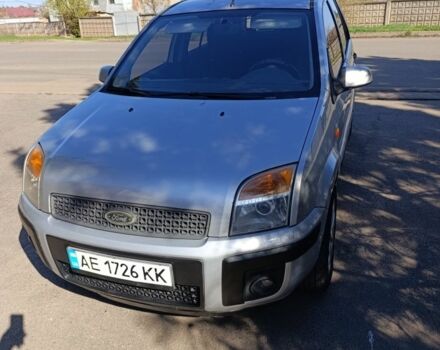 Серый Форд Фьюжн, объемом двигателя 1.4 л и пробегом 250 тыс. км за 3700 $, фото 1 на Automoto.ua