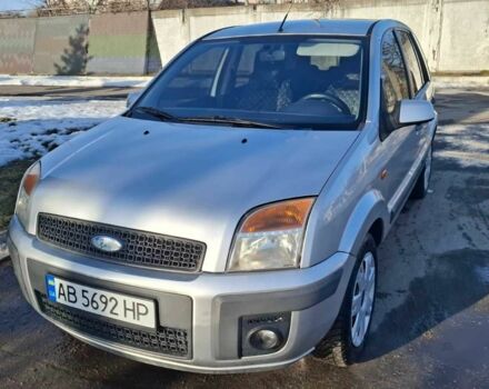 Серый Форд Фьюжн, объемом двигателя 1.4 л и пробегом 242 тыс. км за 4300 $, фото 1 на Automoto.ua