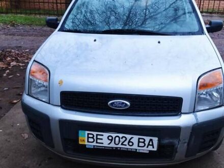 Серый Форд Фьюжн, объемом двигателя 1.39 л и пробегом 133 тыс. км за 4000 $, фото 1 на Automoto.ua