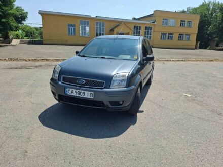 Форд Фьюжн 2008 в Шполе на Automoto.ua Серый Форд Фьюжн, объемом двигателя 1.8 л и пробегом 389 тыс. км за 4200 $, фото 1 на Automoto.ua