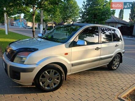 Форд Фьюжн 2008 в Килие на Automoto.ua Серый Форд Фьюжн, объемом двигателя 1.4 л и пробегом 280 тыс. км за 3999 $, фото 1 на Automoto.ua
