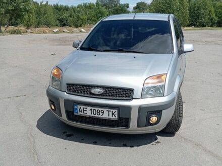 Форд Фьюжн 2008 в Павлограде на Automoto.ua Серый Форд Фьюжн, объемом двигателя 1.4 л и пробегом 240 тыс. км за 5350 $, фото 1 на Automoto.ua