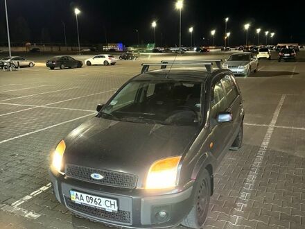 Форд Фьюжн 2008 в Киеве на Automoto.ua Серый Форд Фьюжн, объемом двигателя 1.6 л и пробегом 212 тыс. км за 5200 $, фото 1 на Automoto.ua