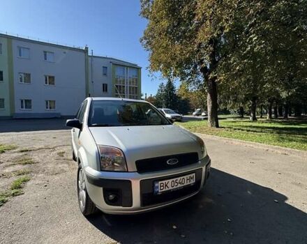 Серый Форд Фьюжн, объемом двигателя 1.6 л и пробегом 178 тыс. км за 6500 $, фото 1 на Automoto.ua