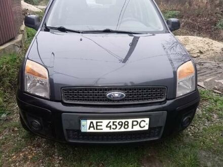 Серый Форд Фьюжн, объемом двигателя 1.39 л и пробегом 165 тыс. км за 5500 $, фото 1 на Automoto.ua