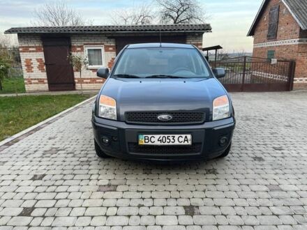 Форд Фьюжн 2010 в Львове на Automoto.ua Серый Форд Фьюжн, объемом двигателя 1.4 л и пробегом 153 тыс. км за 4400 $, фото 1 на Automoto.ua