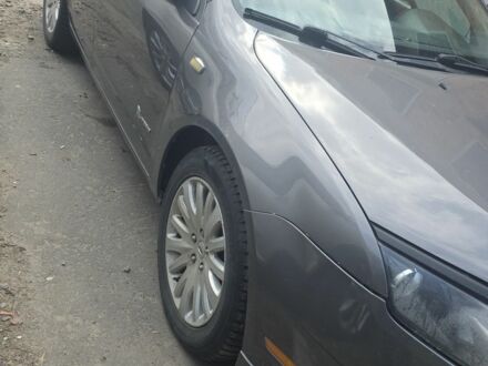 Серый Форд Фьюжн, объемом двигателя 2.5 л и пробегом 140 тыс. км за 3500 $, фото 1 на Automoto.ua