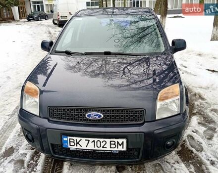 Серый Форд Фьюжн, объемом двигателя 1.4 л и пробегом 319 тыс. км за 6500 $, фото 1 на Automoto.ua