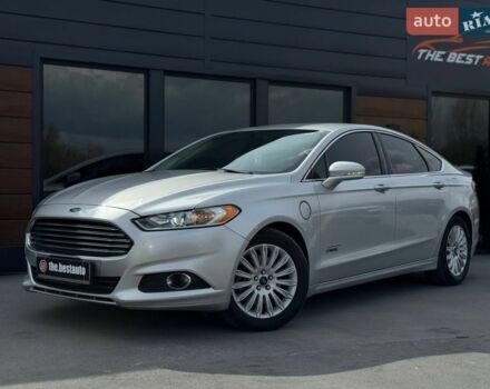 Сірий Форд Фьюжен, об'ємом двигуна 2 л та пробігом 242 тис. км за 10500 $, фото 1 на Automoto.ua