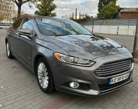Сірий Форд Фьюжен, об'ємом двигуна 2 л та пробігом 227 тис. км за 10299 $, фото 1 на Automoto.ua