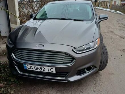 Форд Фьюжн 2013 в Черкассах на Automoto.ua Серый Форд Фьюжн, объемом двигателя 2.49 л и пробегом 174 тыс. км за 9000 $, фото 1 на Automoto.ua