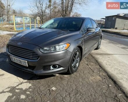 Серый Форд Фьюжн, объемом двигателя 2 л и пробегом 242 тыс. км за 9600 $, фото 1 на Automoto.ua