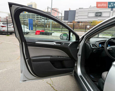 Сірий Форд Фьюжен, об'ємом двигуна 2 л та пробігом 148 тис. км за 11500 $, фото 1 на Automoto.ua