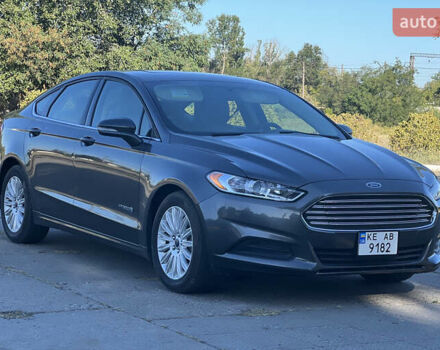Сірий Форд Фьюжен, об'ємом двигуна 2 л та пробігом 128 тис. км за 13700 $, фото 1 на Automoto.ua