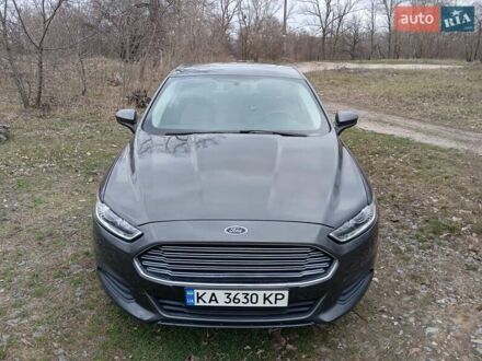 Форд Фьюжн 2015 в Киеве на Automoto.ua Серый Форд Фьюжн, объемом двигателя 2 л и пробегом 185 тыс. км за 11900 $, фото 1 на Automoto.ua