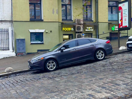 Сірий Форд Фьюжен, об'ємом двигуна 2 л та пробігом 125 тис. км за 15398 $, фото 1 на Automoto.ua