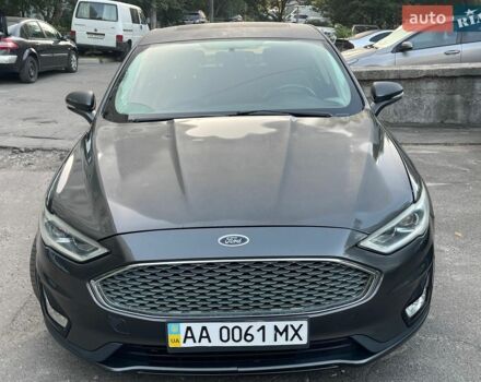 Сірий Форд Фьюжен, об'ємом двигуна 1.5 л та пробігом 137 тис. км за 12500 $, фото 1 на Automoto.ua