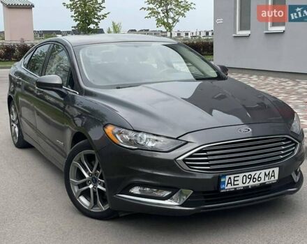 Форд Фьюжен 2017 у Дніпро (Дніпропетровську) на Automoto.ua Сірий Форд Фьюжен, об'ємом двигуна 2 л та пробігом 146 тис. км за 12999 $, фото 1 на Automoto.ua