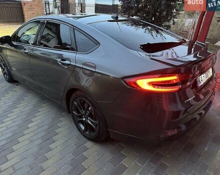 Серый Форд Фьюжн, объемом двигателя 2 л и пробегом 180 тыс. км за 15900 $, фото 1 на Automoto.ua