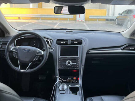 Форд Фьюжн 2018 в Львове на Automoto.ua Серый Форд Фьюжн, объемом двигателя 2 л и пробегом 110 тыс. км за 13100 $, фото 1 на Automoto.ua
