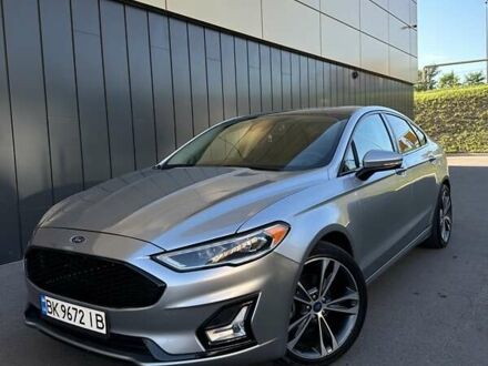 Форд Фьюжн 2019 в Ровно на Automoto.ua Серый Форд Фьюжн, объемом двигателя 2 л и пробегом 55 тыс. км за 16500 $, фото 1 на Automoto.ua