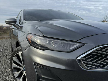 Сірий Форд Фьюжен, об'ємом двигуна 2 л та пробігом 112 тис. км за 12900 $, фото 1 на Automoto.ua