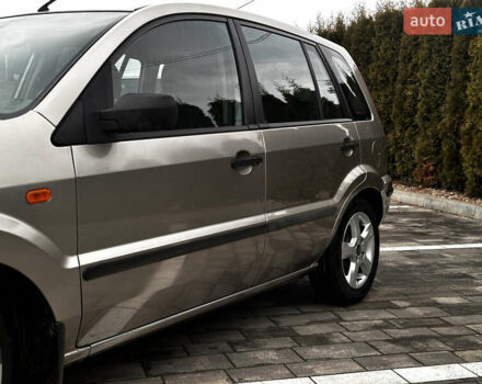 Синій Форд Фьюжен, об'ємом двигуна 1.4 л та пробігом 300 тис. км за 2850 $, фото 6 на Automoto.ua