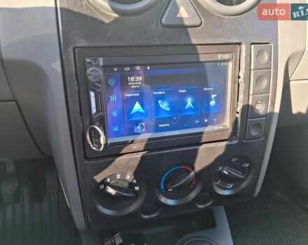 Синій Форд Фьюжен, об'ємом двигуна 1.4 л та пробігом 252 тис. км за 3700 $, фото 13 на Automoto.ua