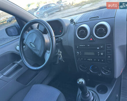 Форд Фьюжн 2003 в Нежине на Automoto.ua Синий Форд Фьюжн, объемом двигателя 1.6 л и пробегом 236 тыс. км за 4950 $, фото 31 на Automoto.ua