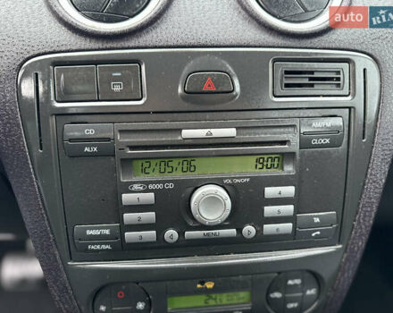 Форд Фьюжен 2006 у Чернігові на Automoto.ua Синій Форд Фьюжен, об'ємом двигуна 1.6 л та пробігом 18 тис. км за 6500 $, фото 17 на Automoto.ua